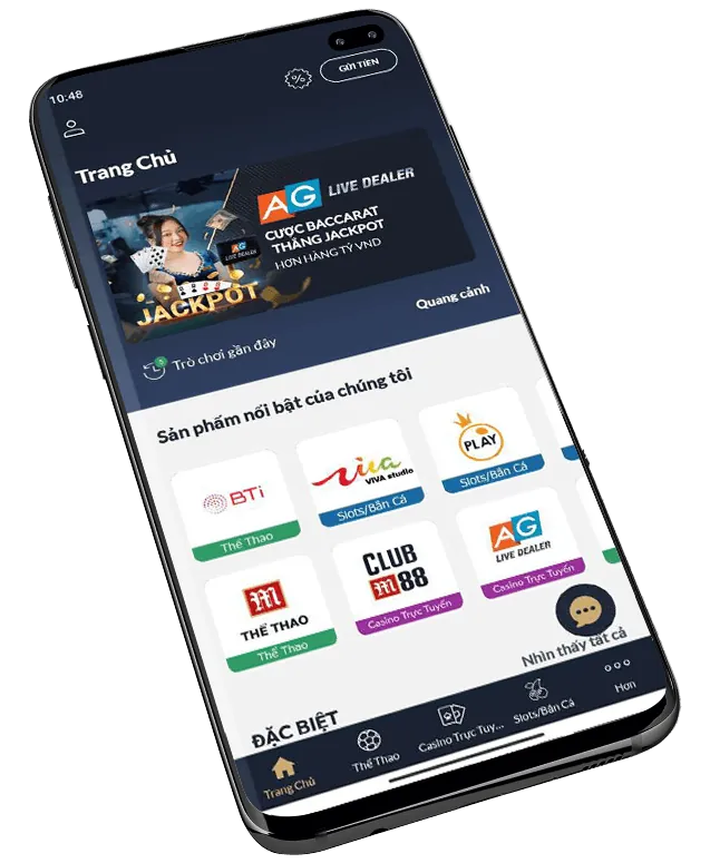 Người dùng chơi game trên điện thoại